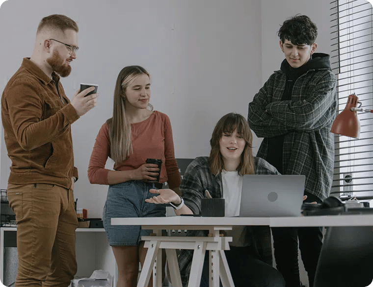 Универсальная платформа Whalee для полного цикла решений по зарубежному маркетингу.
